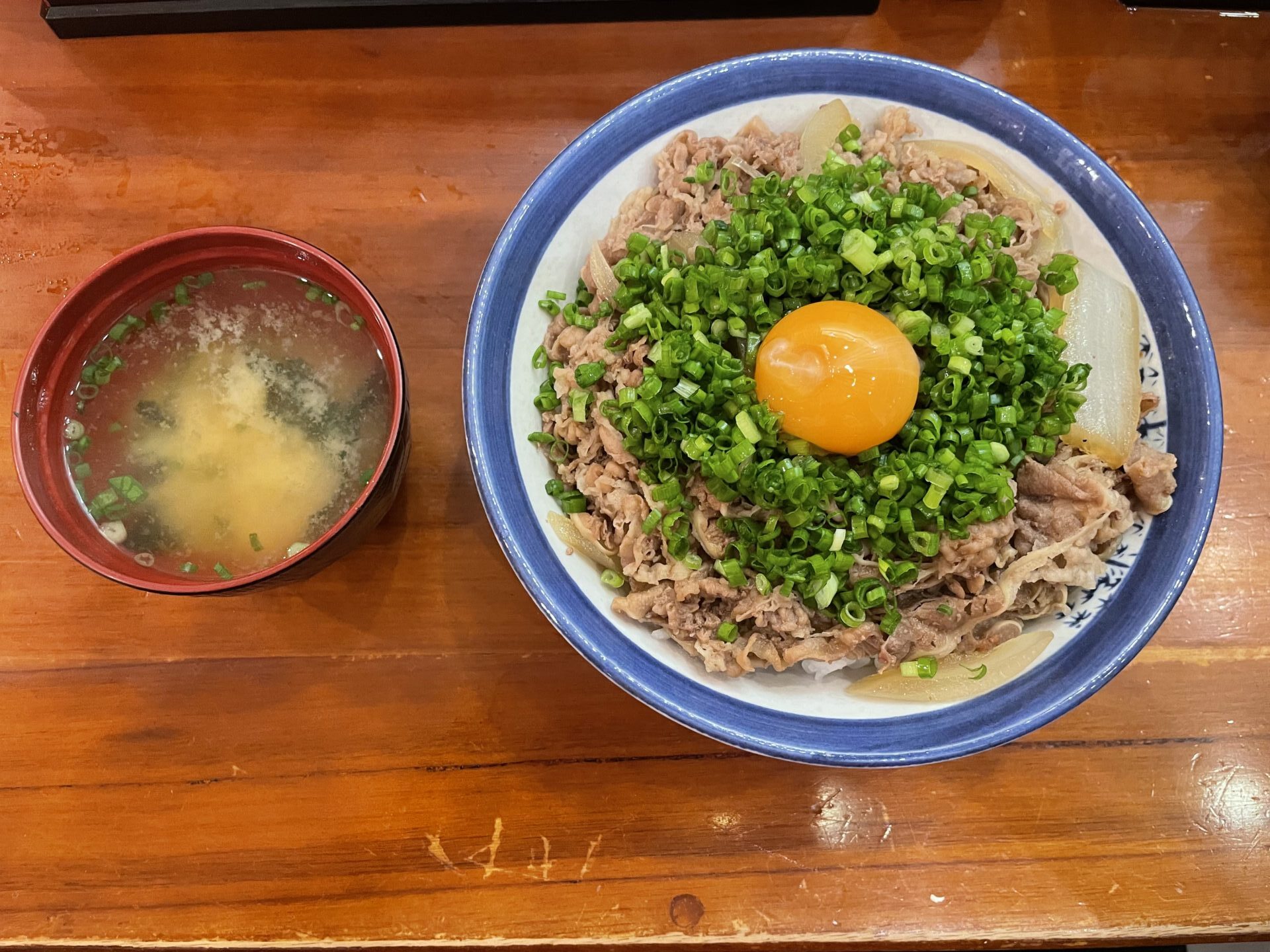 ベトナム　ホーチミン市　レタントン　外食　牛丼　牛めし屋